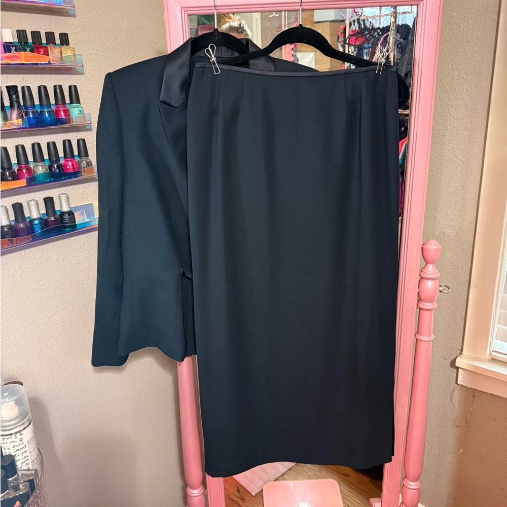 Kasper Classic Navy Pencil Skirt and Blazer Set - Picture 4 of 7